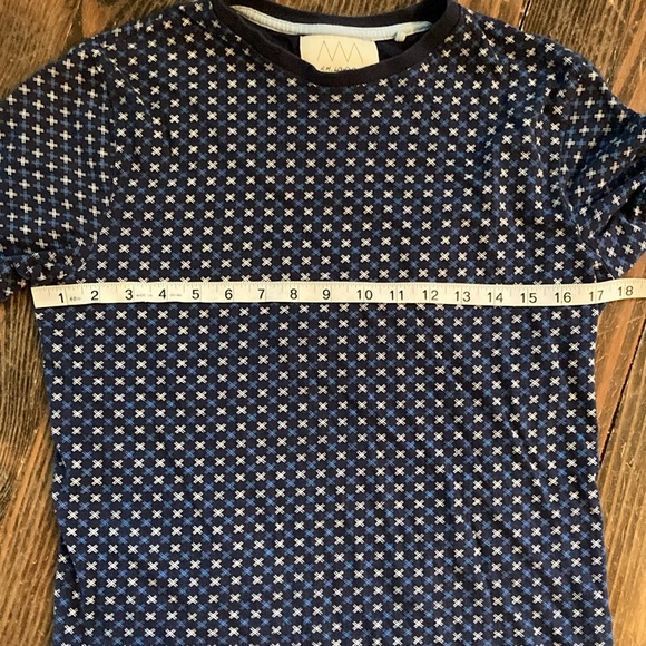 A. M. London Tee - Picture 3 of 8